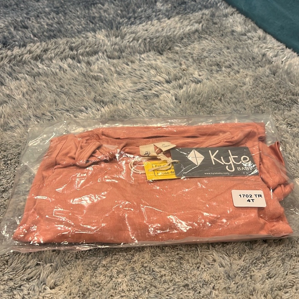 Terracotta Kyte baby long sleeve pajamas 4T (New in BAG) - Picture 2 of 4